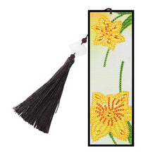 Load image into Gallery viewer, Exquisite Leather Tassel Bookmarks
