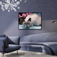 Load image into Gallery viewer, Quiet Cat Ornaments - 5D Diamond Painting Kit - 40x30cm
