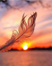 Load image into Gallery viewer, Diamond Painting Sunset Feather
