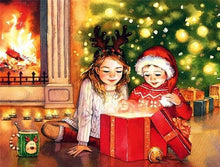 Load image into Gallery viewer, 5D Diamond Painting Christmas Opening Presents
